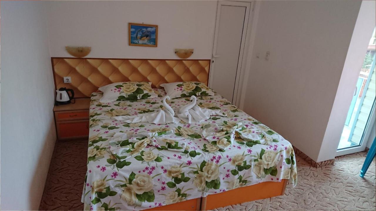 Sianie Guest House Ravda Buitenkant foto