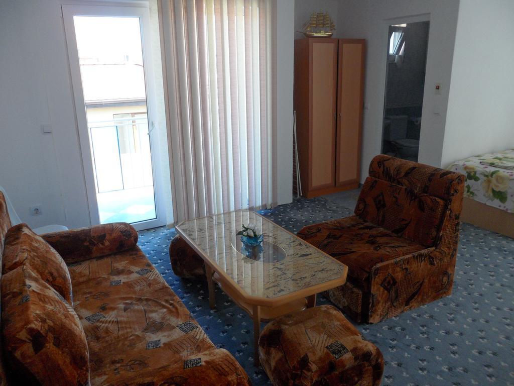 Sianie Guest House Ravda Buitenkant foto