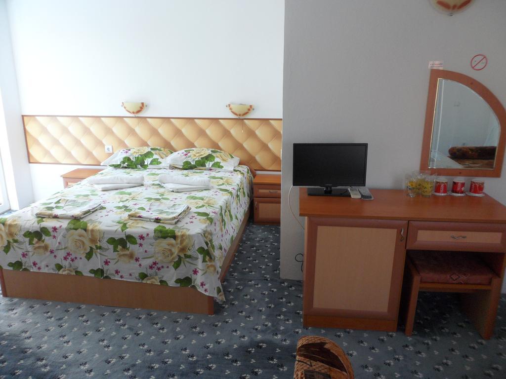 Sianie Guest House Ravda Buitenkant foto