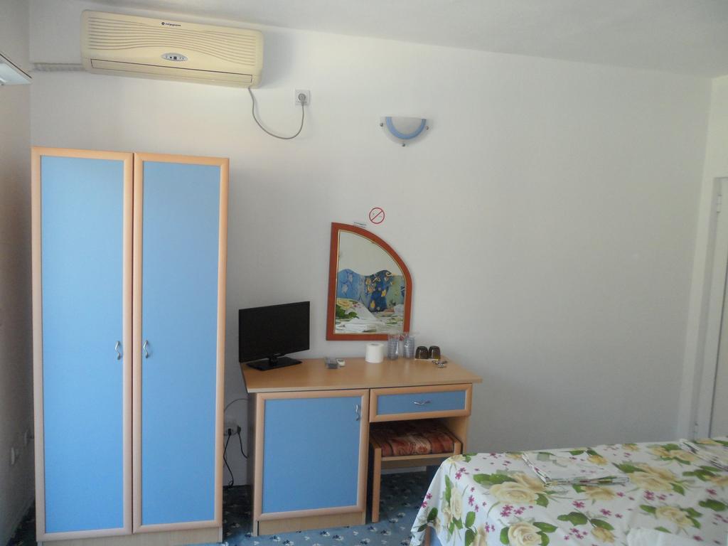 Sianie Guest House Ravda Buitenkant foto