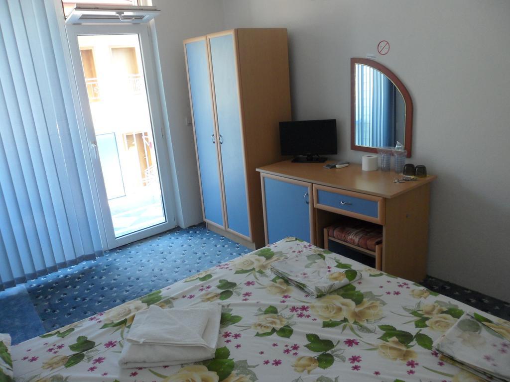 Sianie Guest House Ravda Buitenkant foto