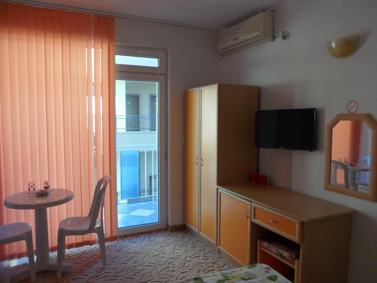 Sianie Guest House Ravda Buitenkant foto