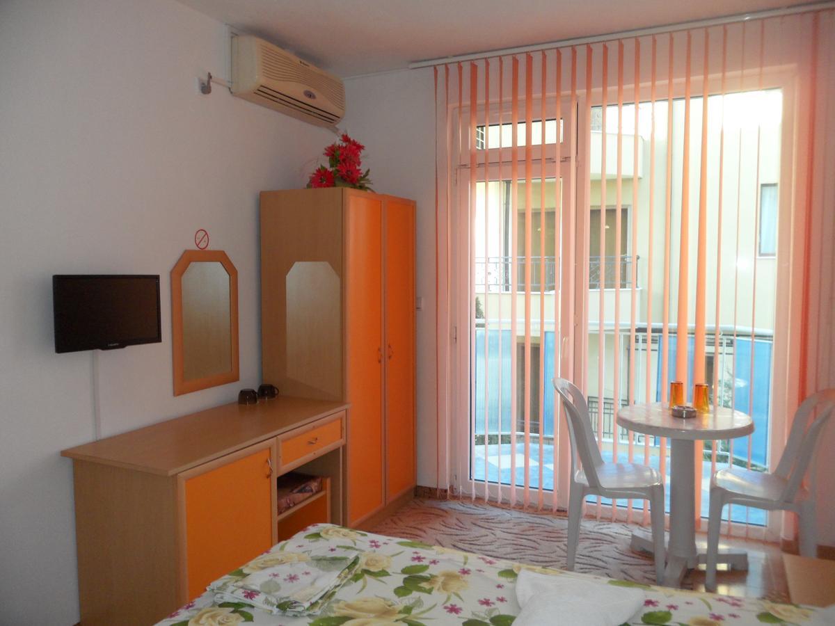 Sianie Guest House Ravda Buitenkant foto